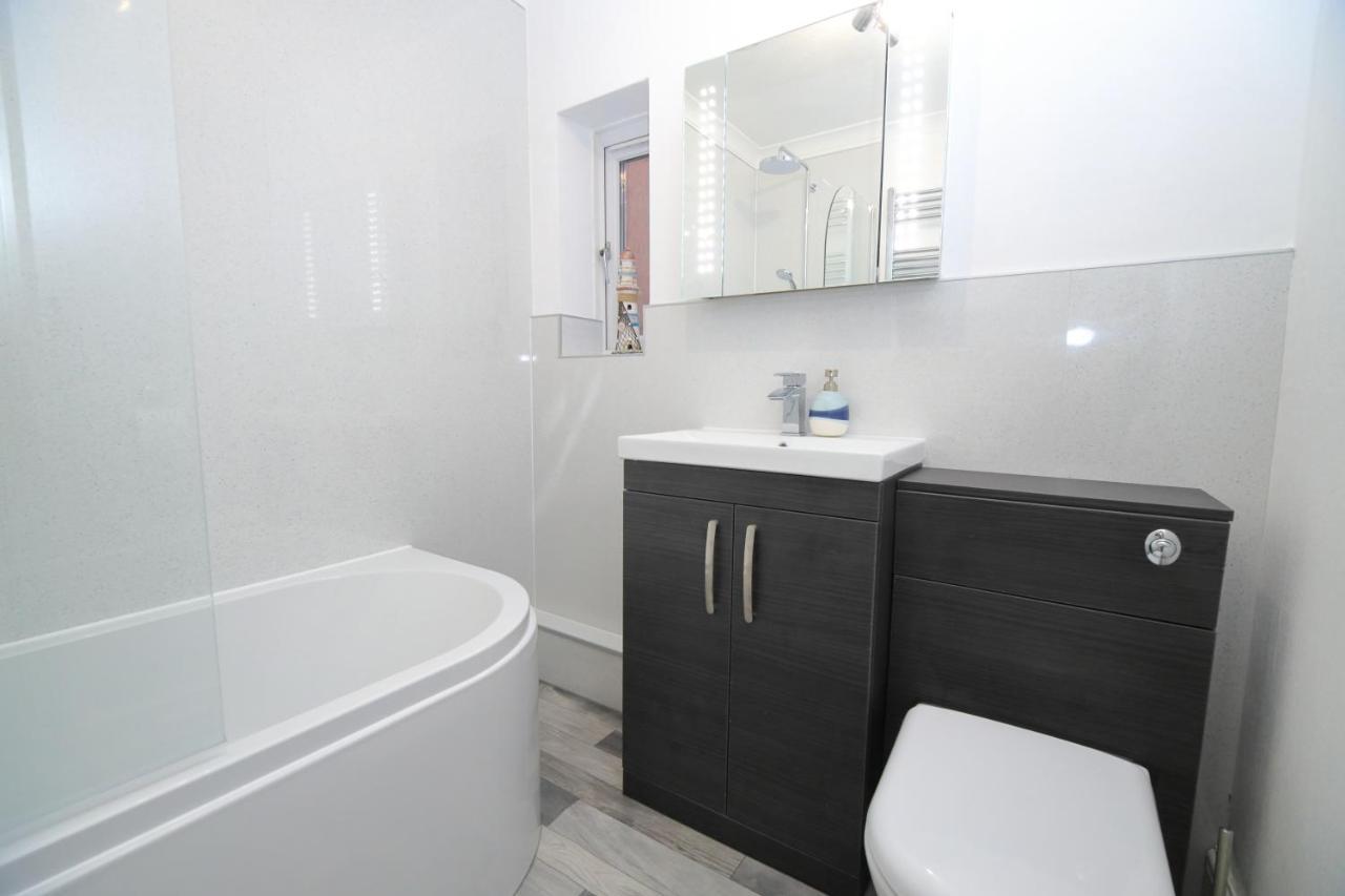 Exmouth - Newly Available, Near The Beach 아파트 외부 사진